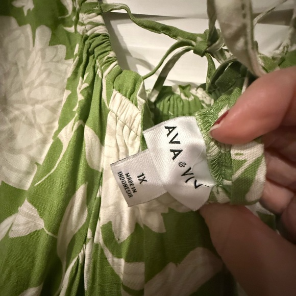 Ava & Viv Green and White Floral Long Sleeve Dress - Picture 6 of 6